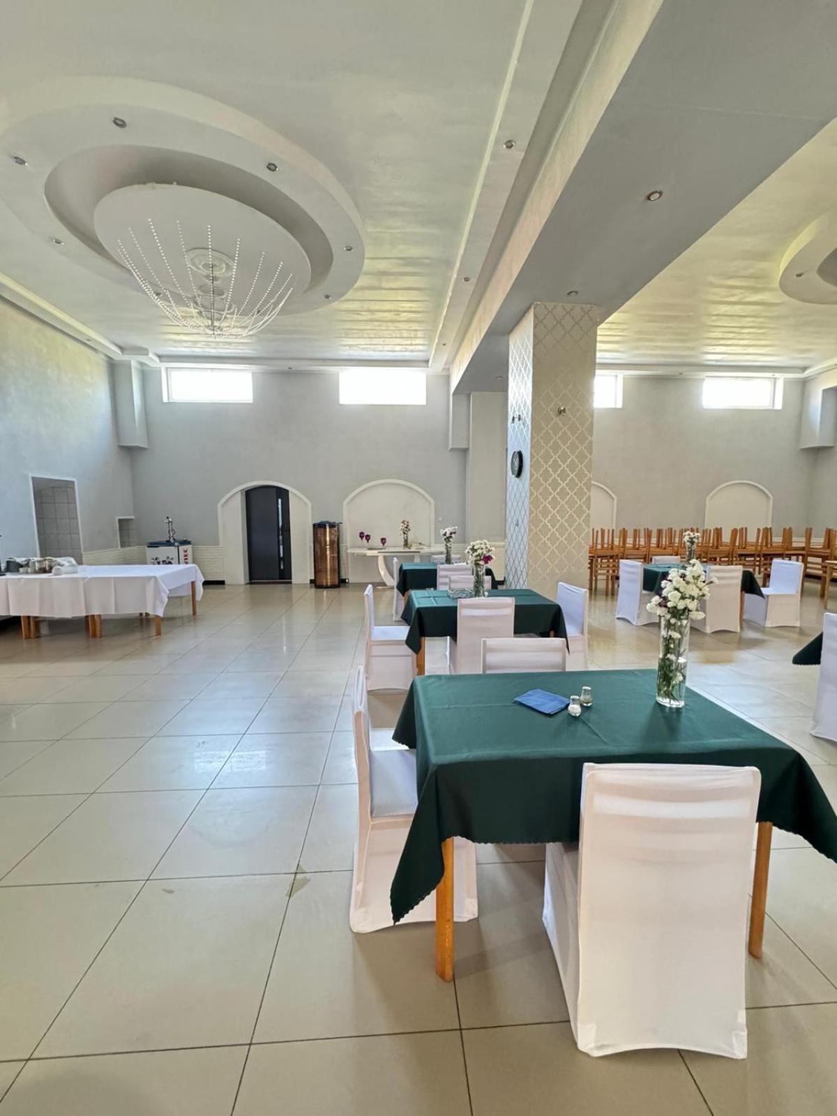 Sredzka Korona Hotel Środa Śląska Exterior foto